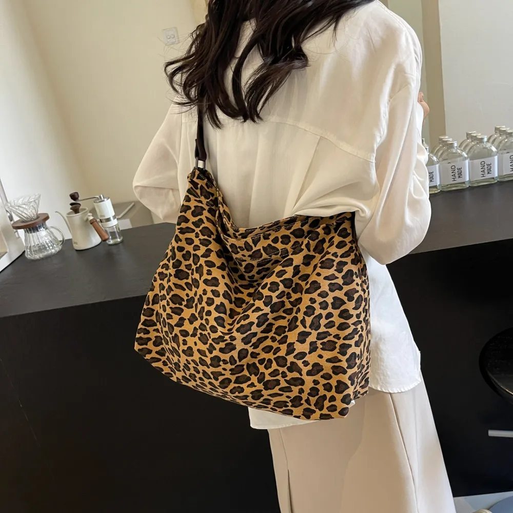 Leopard Adjustable Strap Tote Bag - Image 8