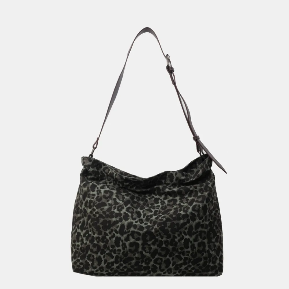 Leopard Adjustable Strap Tote Bag - Image 17