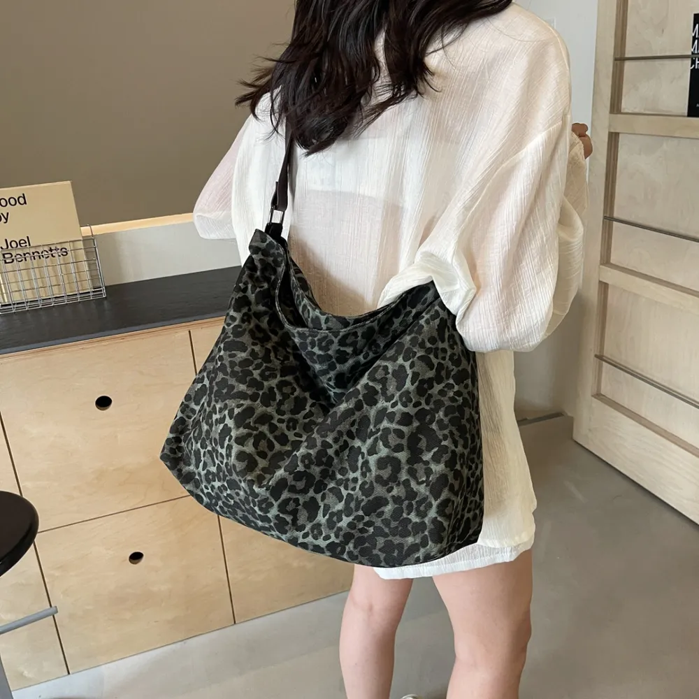 Leopard Adjustable Strap Tote Bag - Image 20