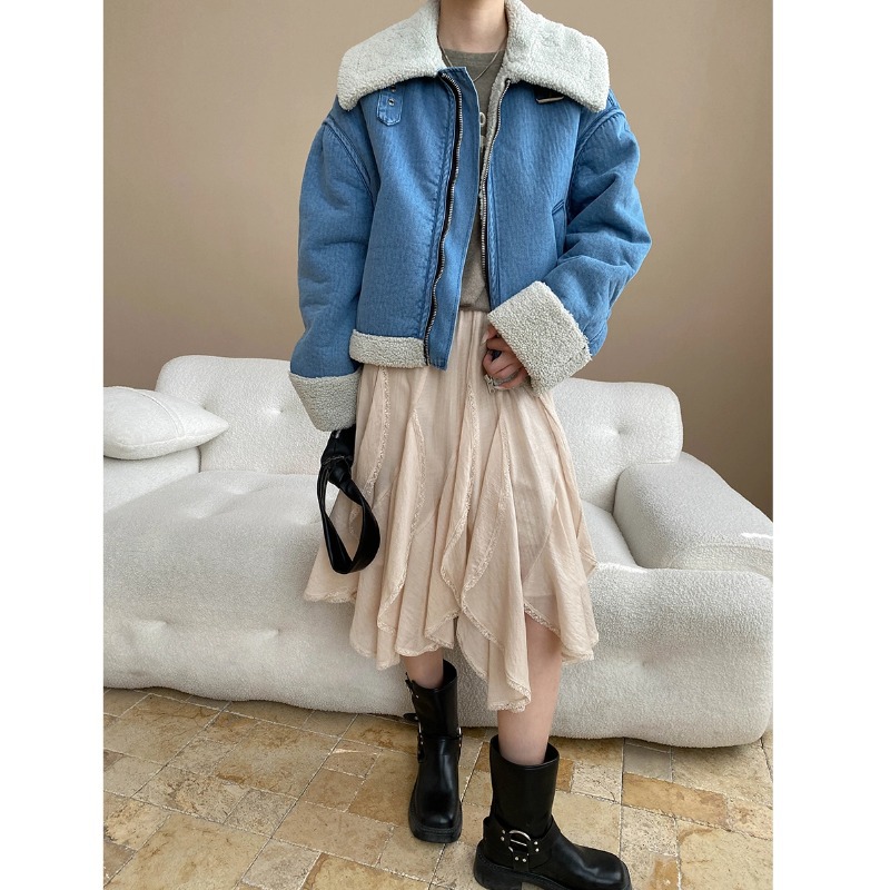 Street Style Warm Faux Shearling Fur-and-Leather Reversible Lapel Denim Jacket - Image 6